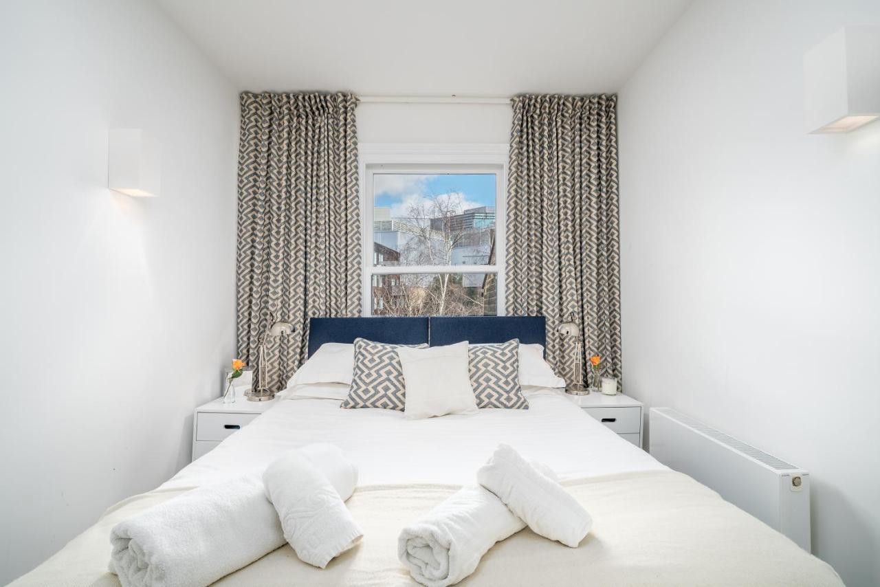 Captivating Apartment In Shepherds Bush Лондон Екстериор снимка