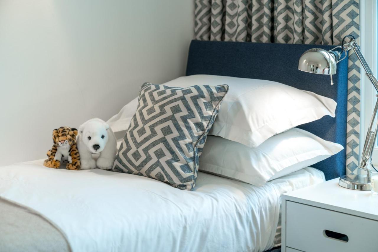 Captivating Apartment In Shepherds Bush Лондон Екстериор снимка